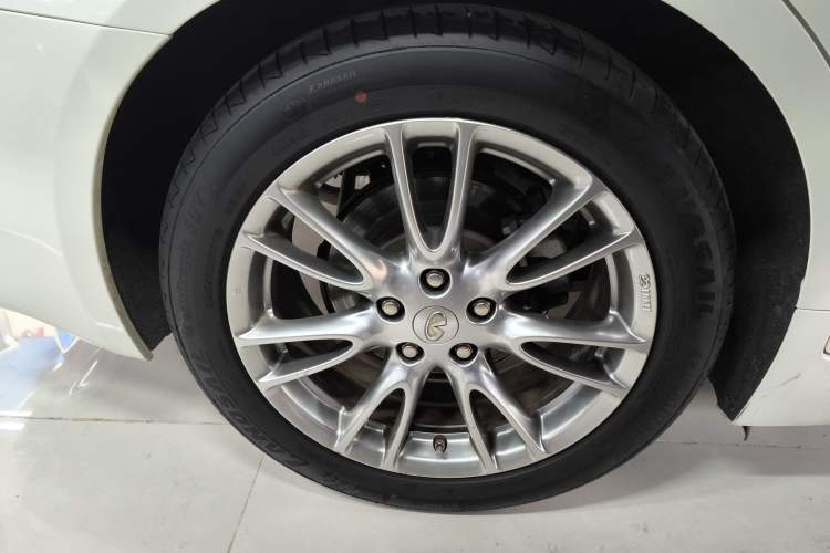 Used Infiniti Q50L 2016 2.0T Ambition Edition Right Rear Wheel Hub