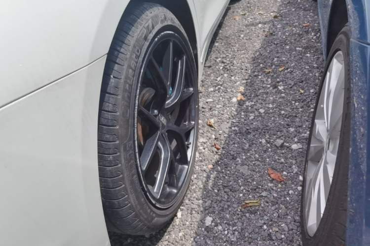 Used Infiniti Q50L 2016 2.0T Comfort Edition Right Rear Wheel Hub