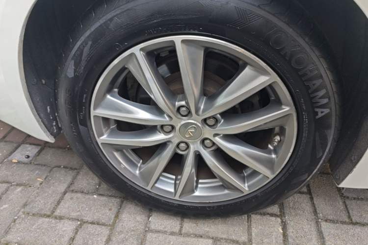 Used Infiniti Q50L 2016 2.0T Enjoyment Edition Right Rear Wheel Hub