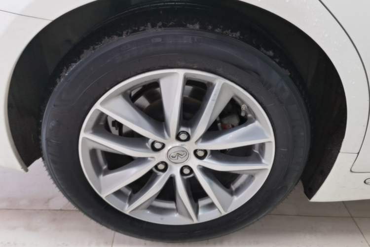 Used Infiniti Q50L 2016 2.0T Enjoyment Edition Right Rear Wheel Hub