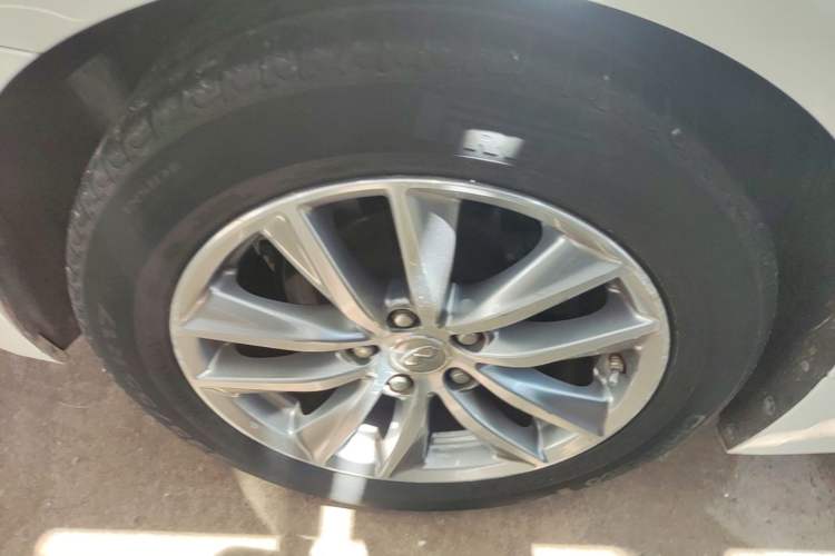 Used Infiniti Q50L 2016 2.0T Enjoyment Edition Right Rear Wheel Hub