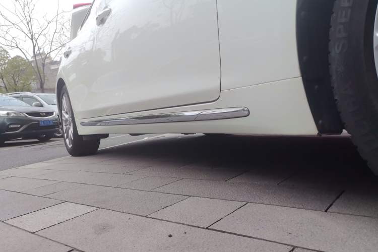 Used Infiniti Q50L 2016 2.0T Ambition Edition Right Side Sill