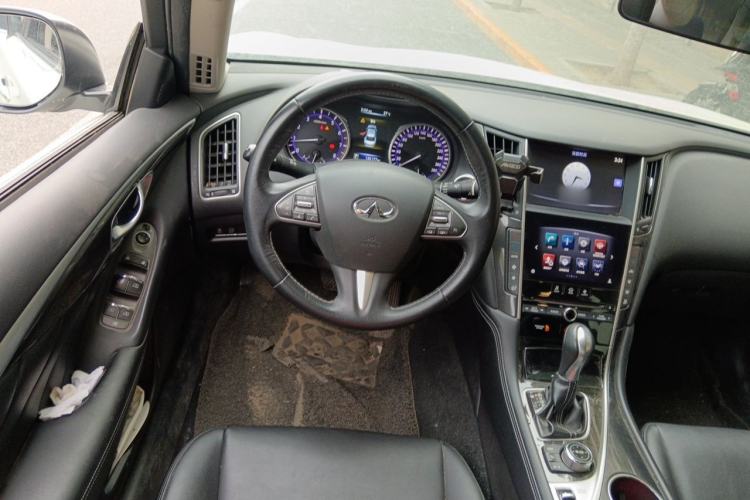Used Infiniti Q50L 2016 2.0T Comfort Edition Steering Wheel