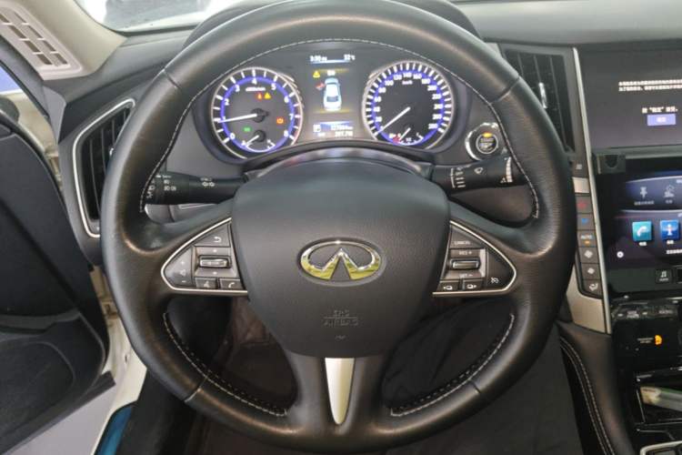 Used Infiniti Q50L 2016 2.0T Enjoyment Edition Steering Wheel