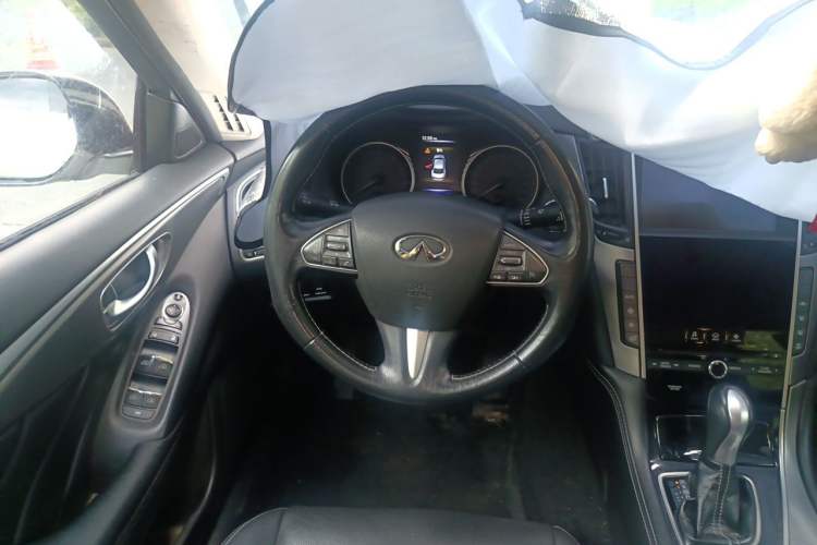 Used Infiniti Q50L 2016 2.0T Enjoyment Edition Steering Wheel