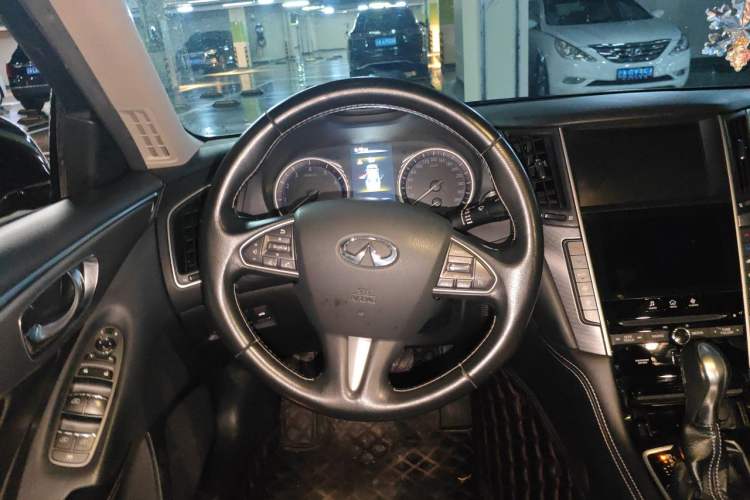 Used Infiniti Q50L 2016 2.0T Ambition Edition Steering Wheel