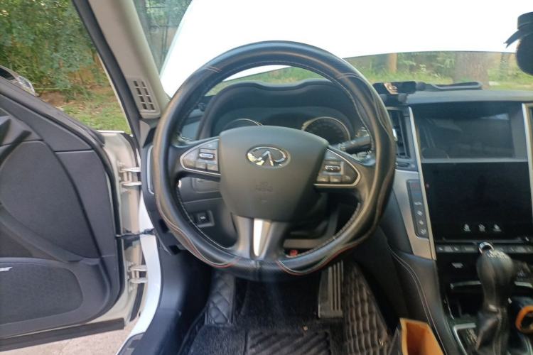 Used Infiniti Q50L 2016 2.0T Ambition Edition Steering Wheel
