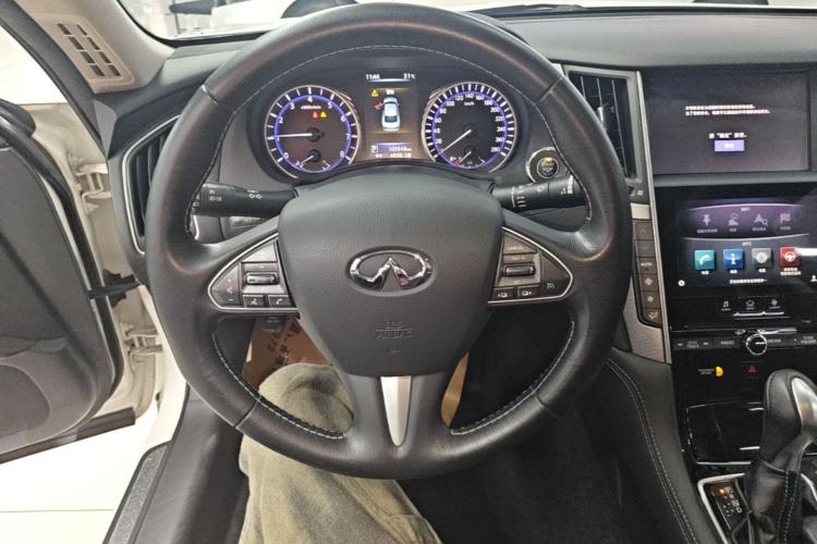 Used Infiniti Q50L 2016 2.0T Enjoyment Edition Steering Wheel