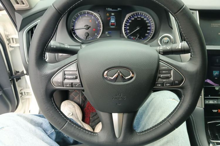 Used Infiniti Q50L 2016 2.0T Ambition Edition Steering Wheel