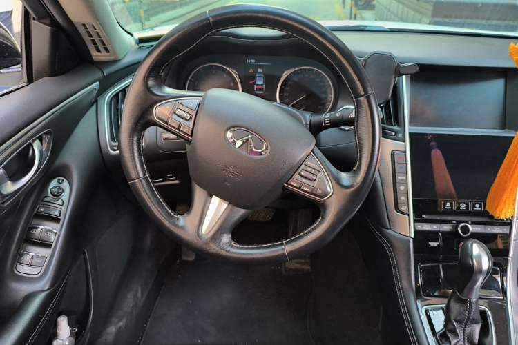 Used Infiniti Q50L 2016 2.0T Enjoyment Edition Steering Wheel