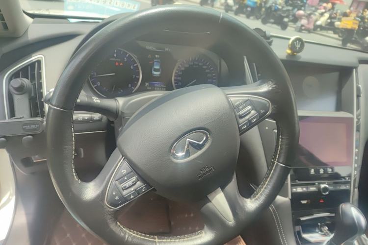 Used Infiniti Q50L 2016 2.0T Comfort Edition Steering Wheel