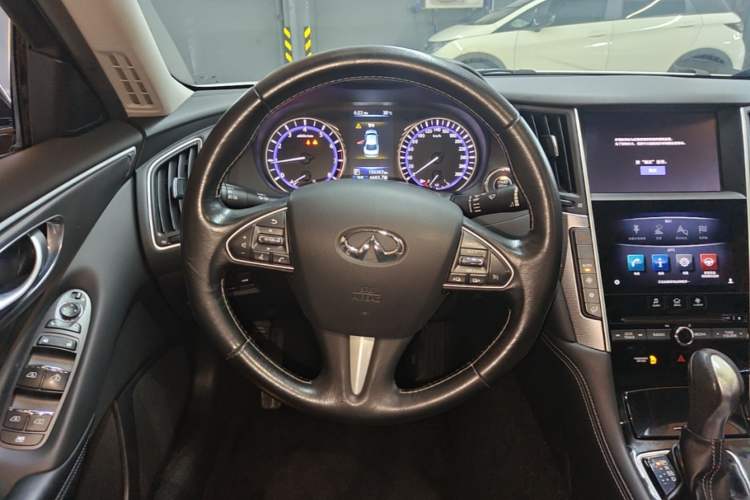 Used Infiniti Q50L 2016 2.0T Enjoyment Edition Steering Wheel