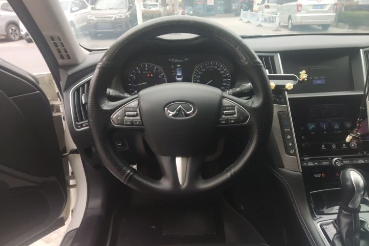 Used Infiniti Q50L 2016 2.0T Enjoyment Edition Steering Wheel