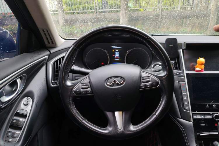 Used Infiniti Q50L 2016 2.0T Comfort Edition Steering Wheel