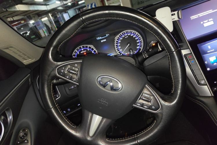Used Infiniti Q50L 2016 2.0T Enjoyment Edition Steering Wheel