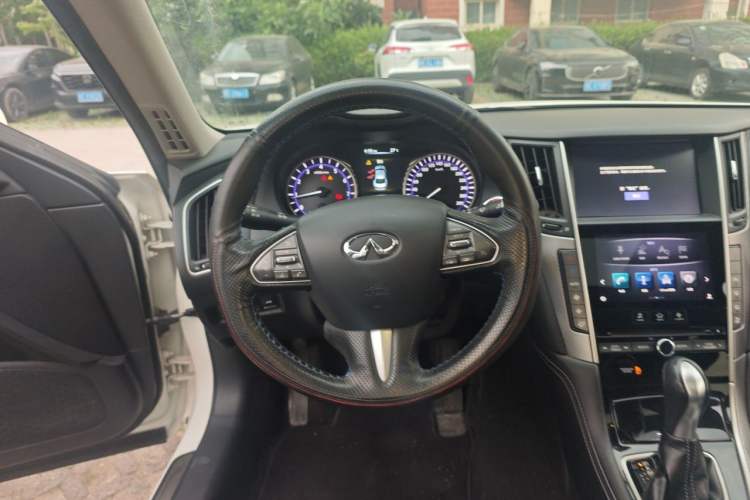 Used Infiniti Q50L 2016 2.0T Enjoyment Edition Steering Wheel