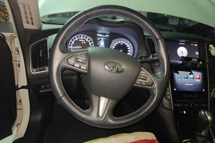 Used Infiniti Q50L 2016 2.0T Comfort Edition Steering Wheel