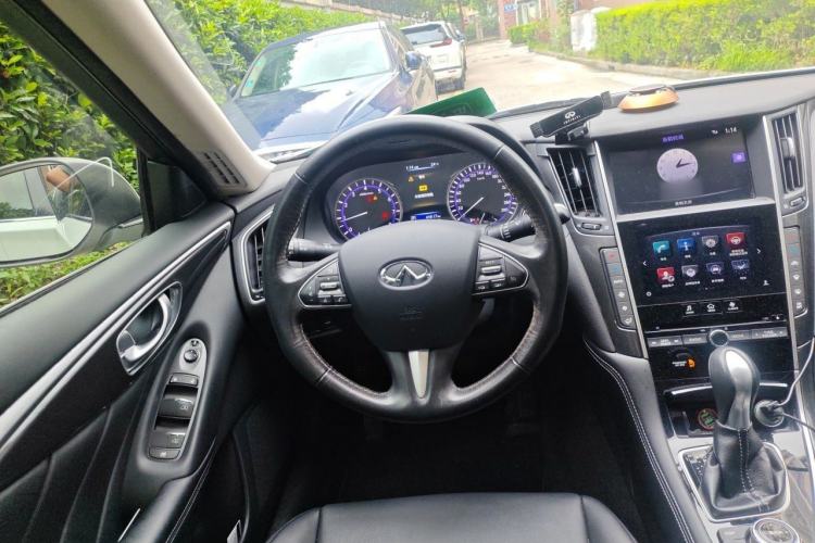 Used Infiniti Q50L 2016 2.0T Comfort Edition Steering Wheel