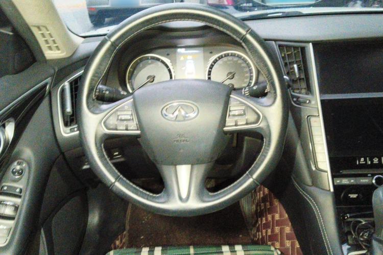 Used Infiniti Q50L 2016 2.0T Comfort Edition Steering Wheel