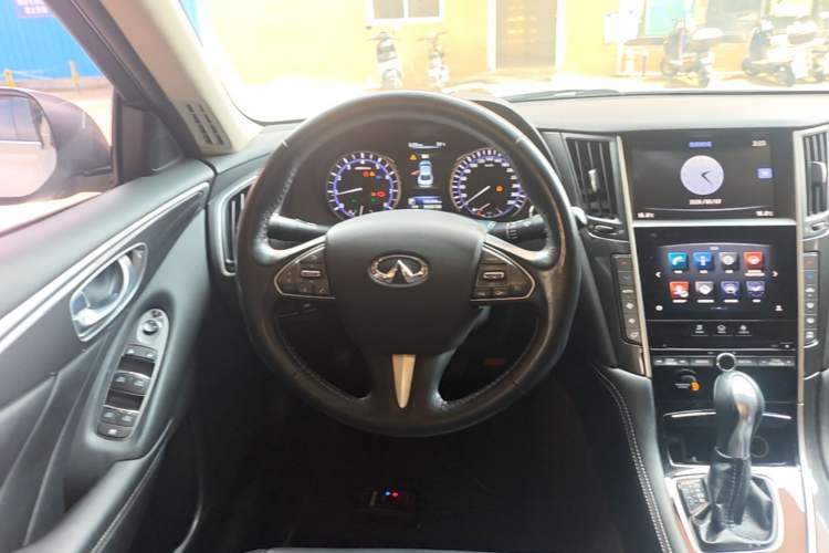 Used Infiniti Q50L 2016 2.0T Comfort Edition Steering Wheel