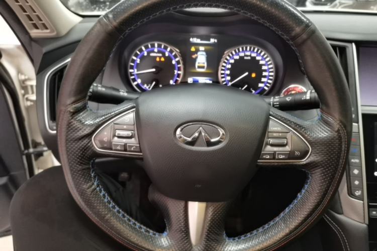 Used Infiniti Q50L 2016 2.0T Enjoyment Edition Steering Wheel