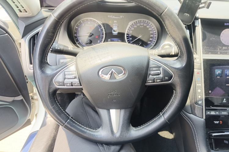Used Infiniti Q50L 2016 2.0T Comfort Edition Steering Wheel