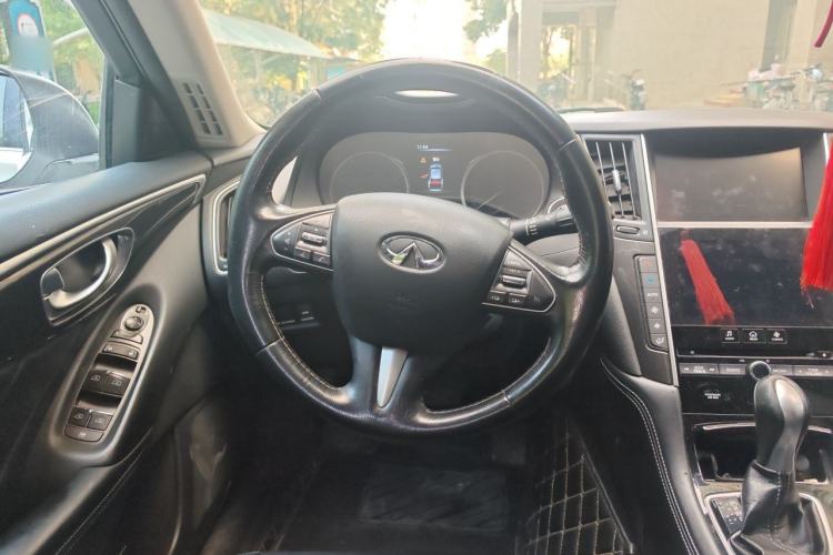 Used Infiniti Q50L 2016 2.0T Comfort Edition Steering Wheel