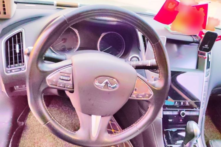 Used Infiniti Q50L 2016 2.0T Enjoyment Edition Steering Wheel