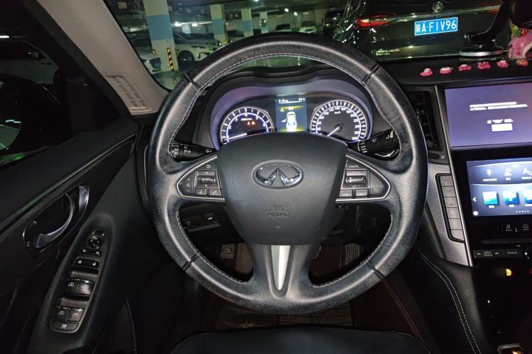 Used Infiniti Q50L 2016 2.0T Enjoyment Edition Steering Wheel