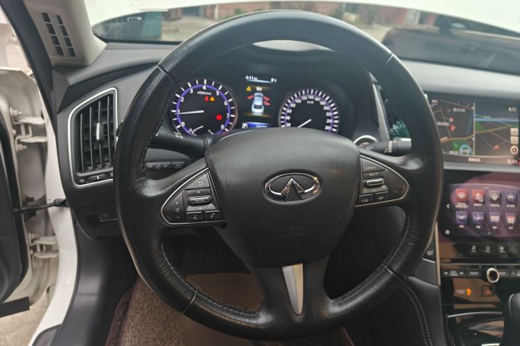 Used Infiniti Q50L 2016 2.0T Enjoyment Edition Steering Wheel