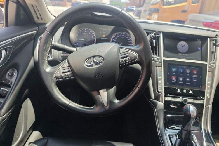Used Infiniti Q50L 2016 2.0T Comfort Edition Steering Wheel