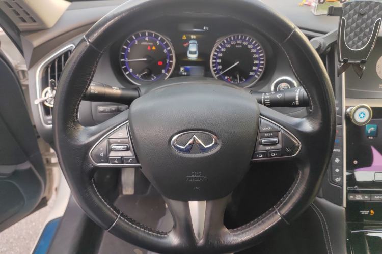 Used Infiniti Q50L 2016 2.0T Comfort Edition Steering Wheel