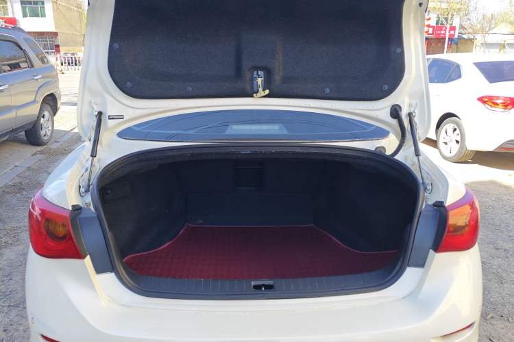 Used Infiniti Q50L 2016 2.0T Comfort Edition Trunk