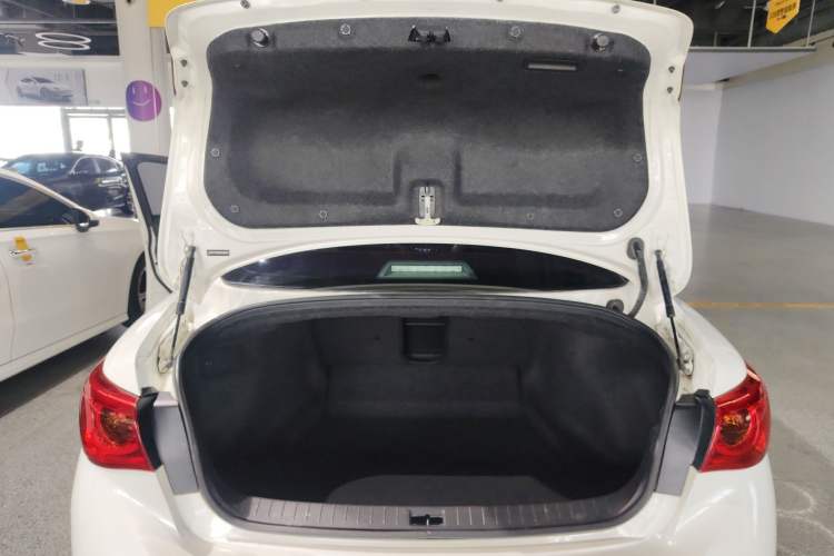 Used Infiniti Q50L 2016 2.0T Enjoyment Edition Trunk