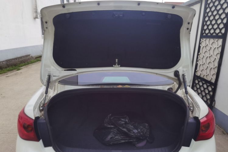 Used Infiniti Q50L 2016 2.0T Comfort Edition Trunk
