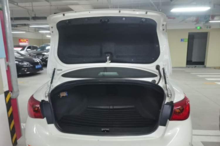 Used Infiniti Q50L 2016 2.0T Enjoyment Edition Trunk