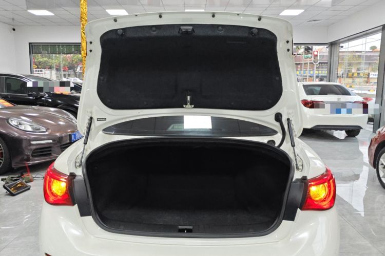 Used Infiniti Q50L 2016 2.0T Comfort Edition Trunk