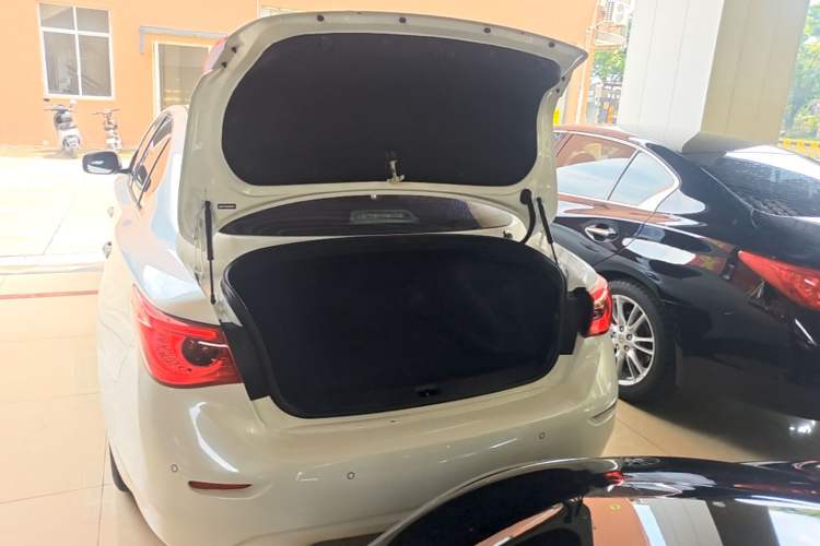 Used Infiniti Q50L 2016 2.0T Comfort Edition Trunk