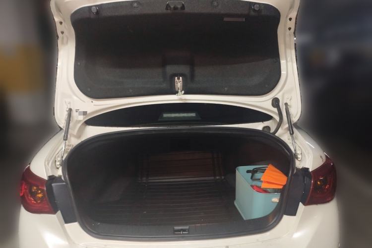 Used Infiniti Q50L 2016 2.0T Comfort Edition Trunk
