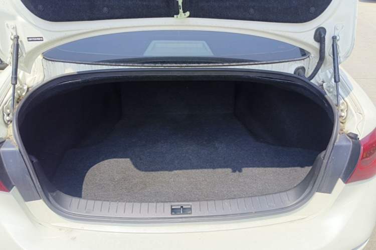 Used Infiniti Q50L 2016 2.0T Comfort Edition Trunk