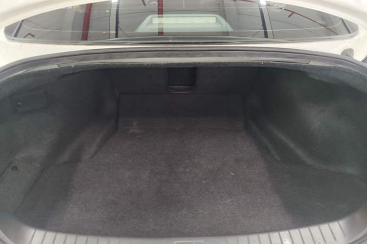 Used Infiniti Q50L 2016 2.0T Enjoyment Edition Trunk