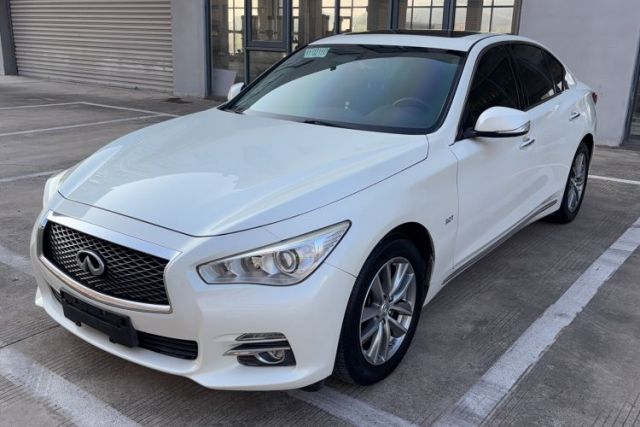 Ojetý Infiniti Q50L 2016 2.0T Comfort Edition