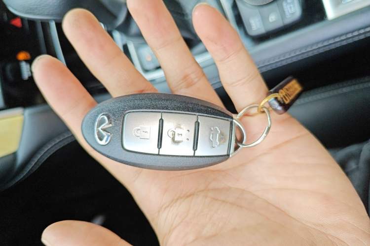 Used Infiniti Q50L 2016 2.0T Ambition Edition Vehicle Key