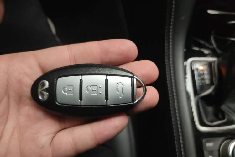Used Infiniti Q50L 2016 2.0T Comfort Edition Vehicle Key