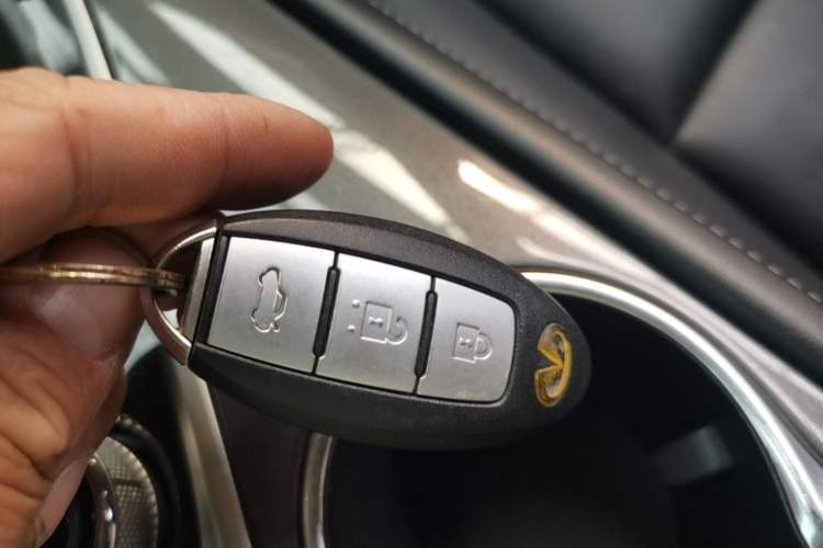 Used Infiniti Q50L 2016 2.0T Comfort Edition Vehicle Key