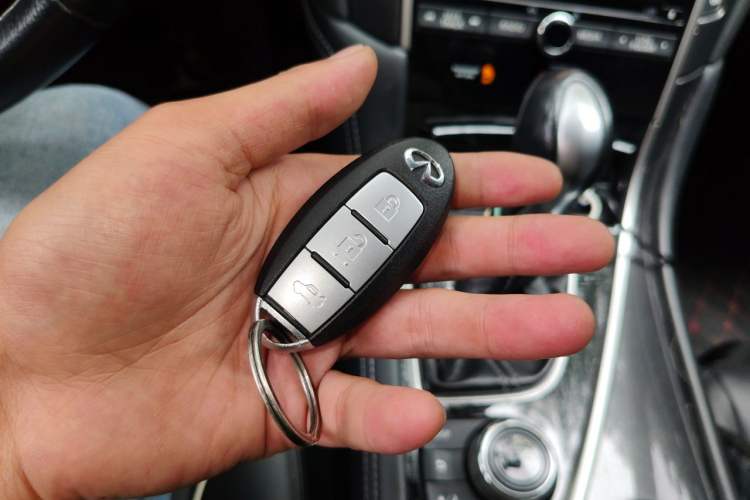 Used Infiniti Q50L 2016 2.0T Comfort Edition Vehicle Key