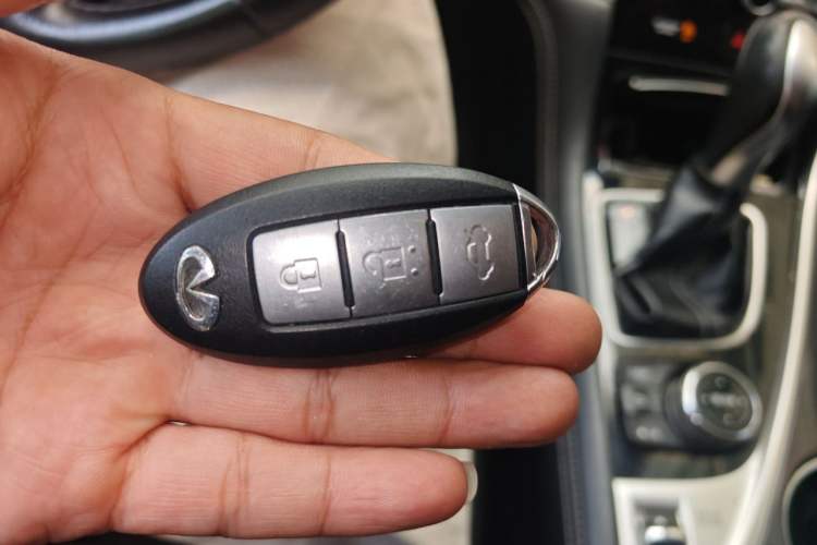 Used Infiniti Q50L 2016 2.0T Comfort Edition Vehicle Key