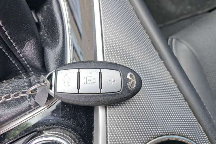 Used Infiniti Q50L 2016 2.0T Ambition Edition Vehicle Key