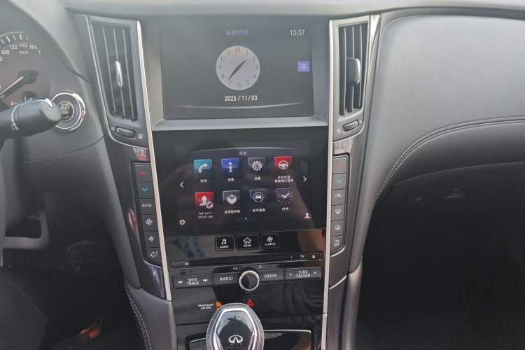 Used Infiniti Q50L 2018 2.0T Comfort Edition China VI Standard Audio And AC Panel