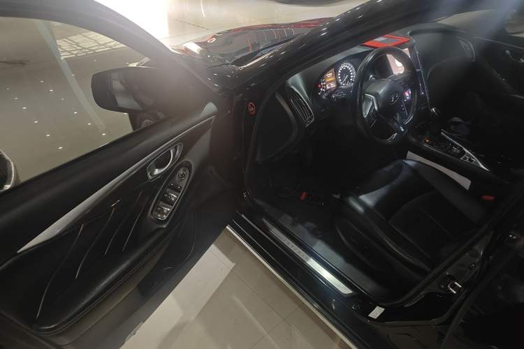 Used Infiniti Q50L 2018 2.0T Comfort Edition China VI Standard Driver Seat